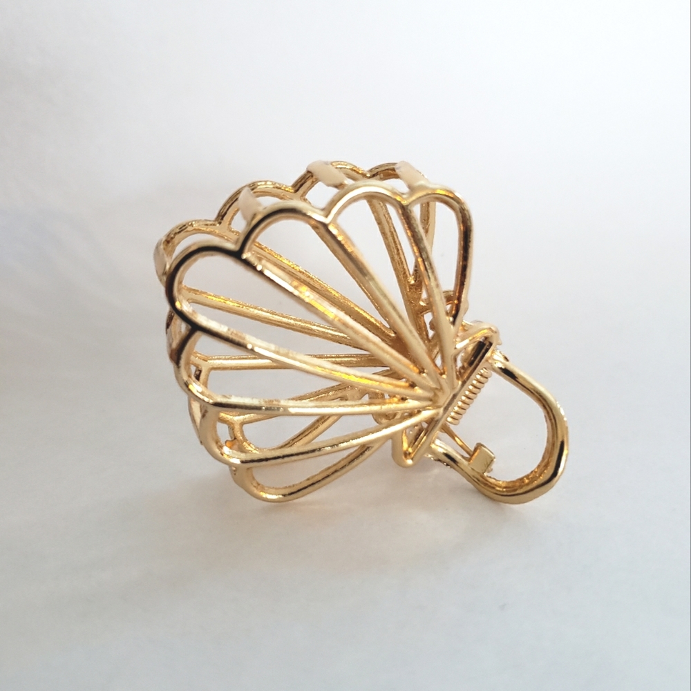 Gold Toned Metal Sea Shell Hair Claw Hair Clip